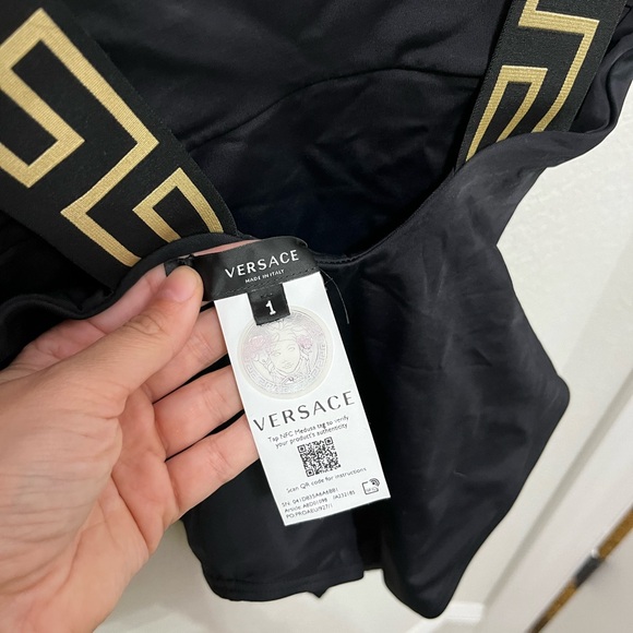 Versace GRECA BORDER ONE-PIECE SWIMSUIT - Picture 7 of 10